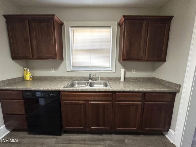 102 Woodland Drive, Johnson City, TN 37601