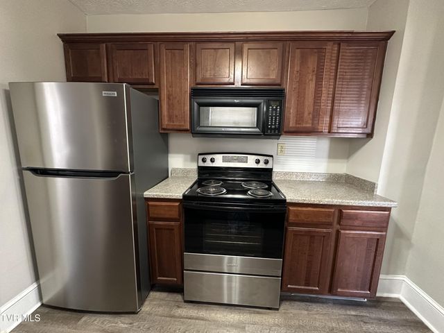 102 Woodland Drive, Johnson City, TN 37601