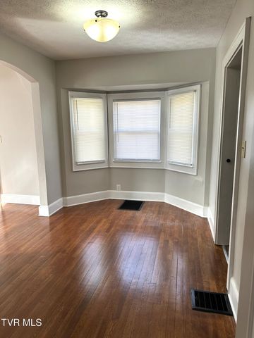 102 Woodland Drive, Johnson City, TN 37601