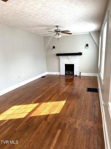 102 Woodland Drive, Johnson City, TN 37601