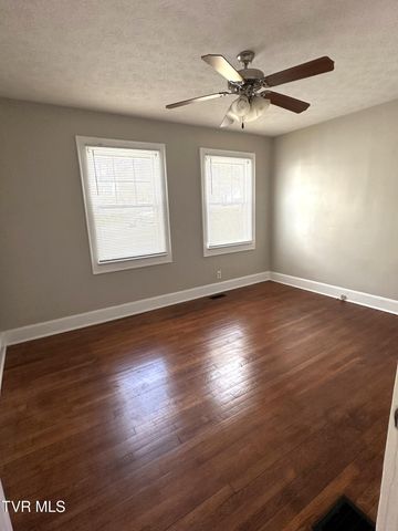 102 Woodland Drive, Johnson City, TN 37601