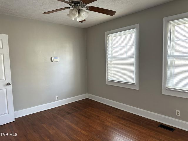 102 Woodland Drive, Johnson City, TN 37601