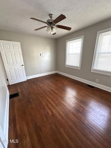 102 Woodland Drive, Johnson City, TN 37601