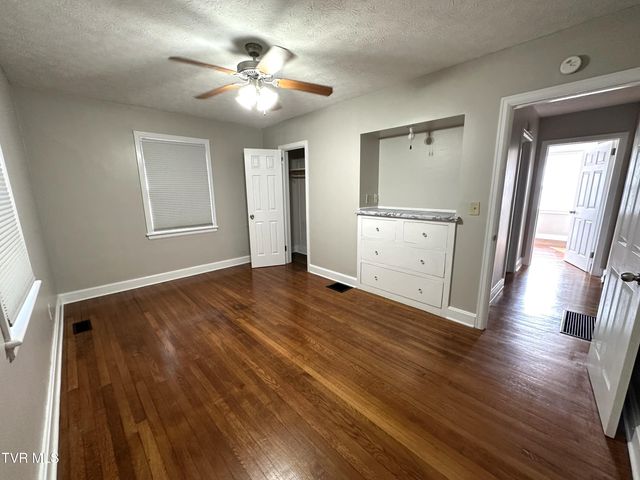 102 Woodland Drive, Johnson City, TN 37601