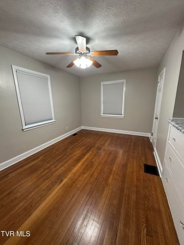 102 Woodland Drive, Johnson City, TN 37601