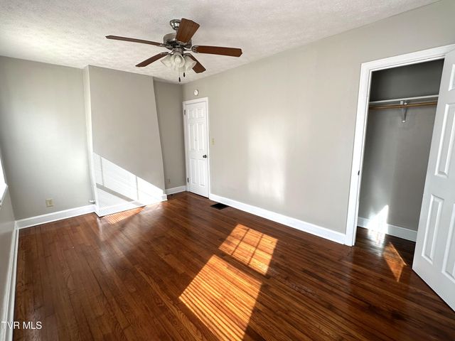 102 Woodland Drive, Johnson City, TN 37601