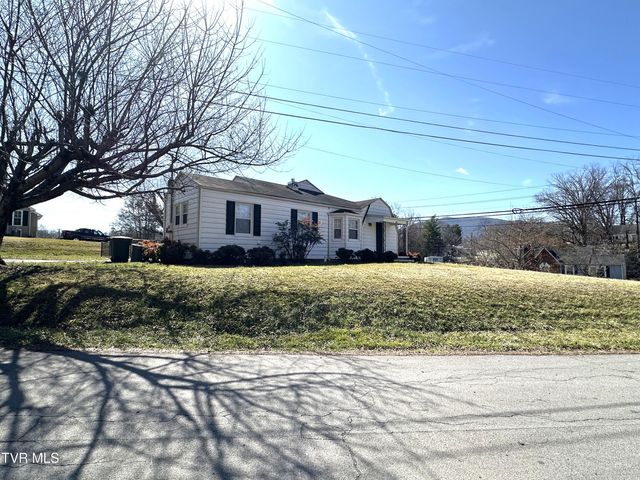 102 Woodland Drive, Johnson City, TN 37601