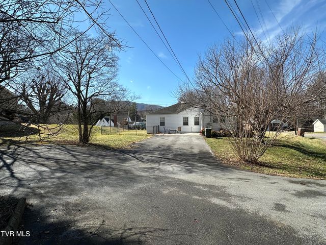 102 Woodland Drive, Johnson City, TN 37601