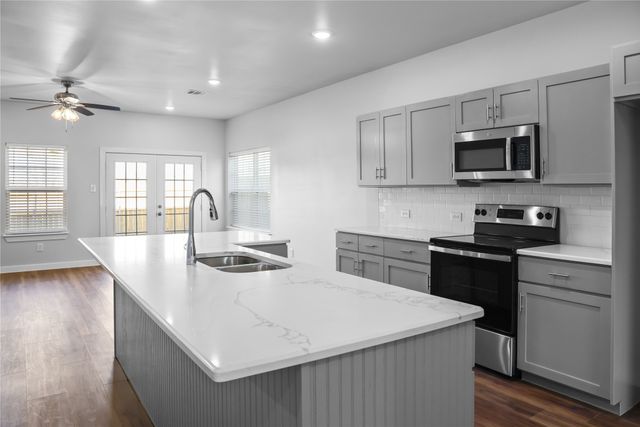 1009 E 1st North Street, Kaufman, TX 75142