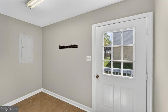 6973 JUSTIN CT E, Remington, VA 22734