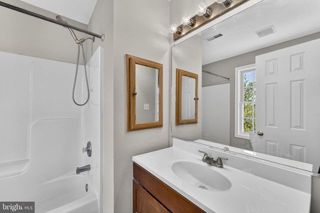 6973 JUSTIN CT E, Remington, VA 22734