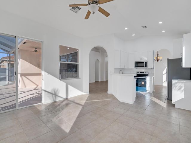 5607 Place Lake Drive, Fort Pierce, FL 34951