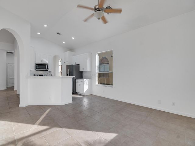 5607 Place Lake Drive, Fort Pierce, FL 34951