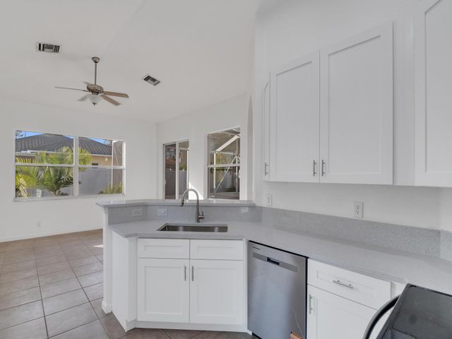 5607 Place Lake Drive, Fort Pierce, FL 34951