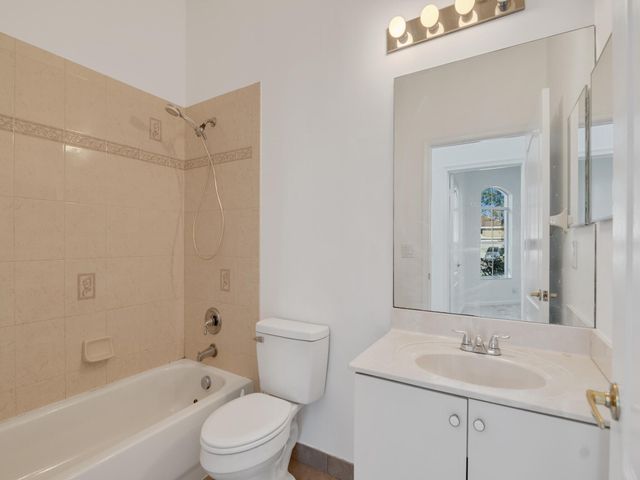 5607 Place Lake Drive, Fort Pierce, FL 34951