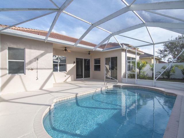 5607 Place Lake Drive, Fort Pierce, FL 34951