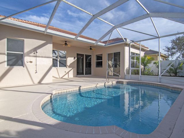 5607 Place Lake Drive, Fort Pierce, FL 34951