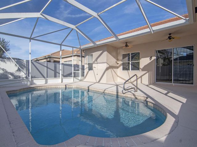 5607 Place Lake Drive, Fort Pierce, FL 34951