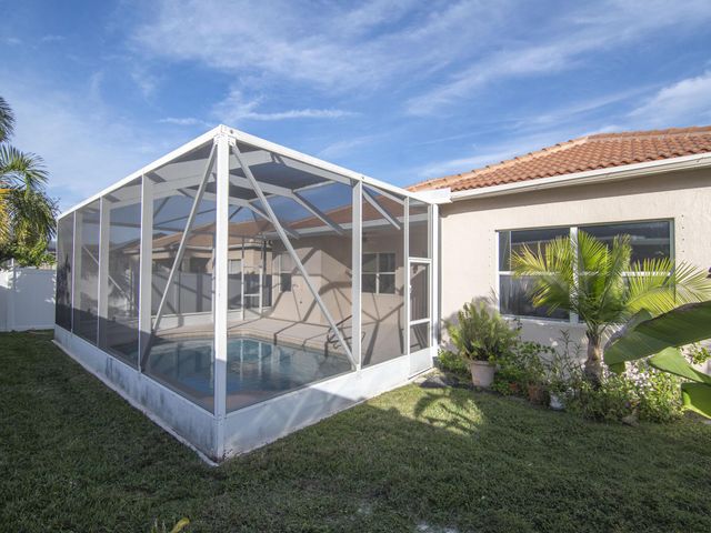 5607 Place Lake Drive, Fort Pierce, FL 34951