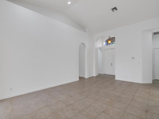 5607 Place Lake Drive, Fort Pierce, FL 34951