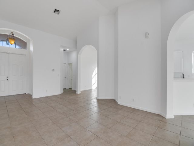 5607 Place Lake Drive, Fort Pierce, FL 34951