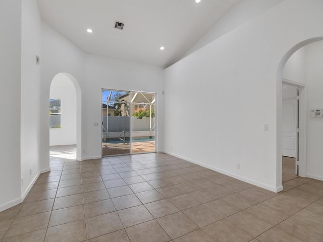 5607 Place Lake Drive, Fort Pierce, FL 34951