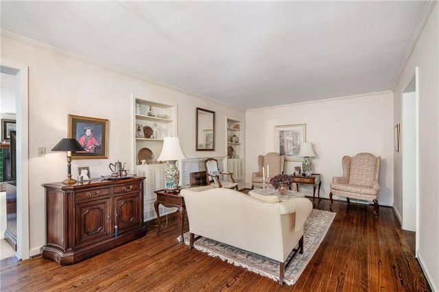 4505 W 77th Street, Prairie Village, KS 66208