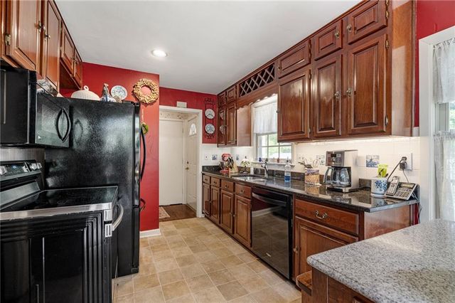 4505 W 77th Street, Prairie Village, KS 66208