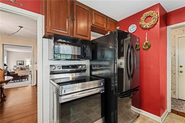 4505 W 77th Street, Prairie Village, KS 66208