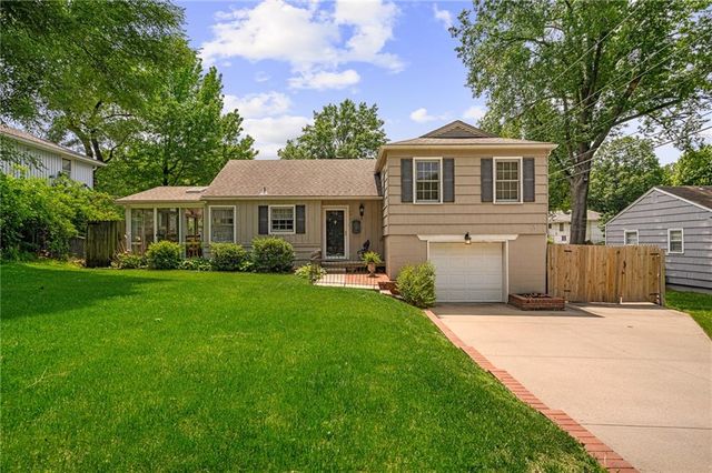 4505 W 77th Street, Prairie Village, KS 66208