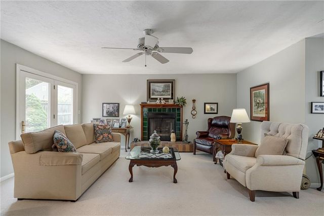 4505 W 77th Street, Prairie Village, KS 66208