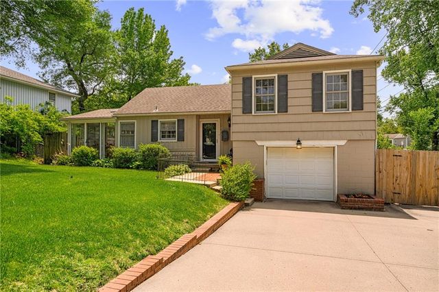 4505 W 77th Street, Prairie Village, KS 66208