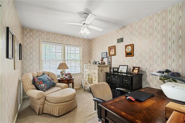 4505 W 77th Street, Prairie Village, KS 66208