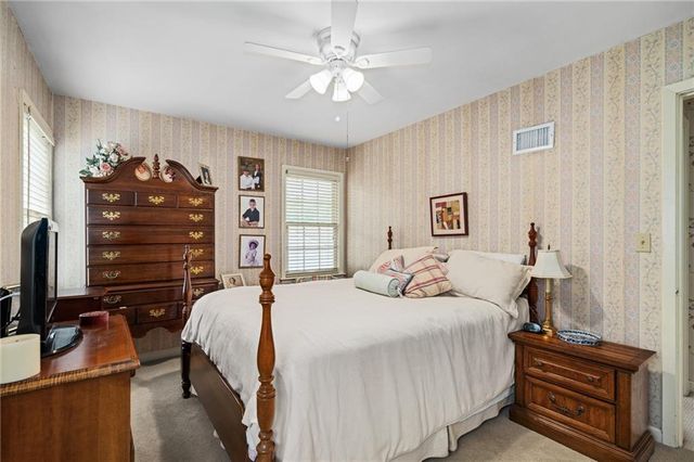 4505 W 77th Street, Prairie Village, KS 66208
