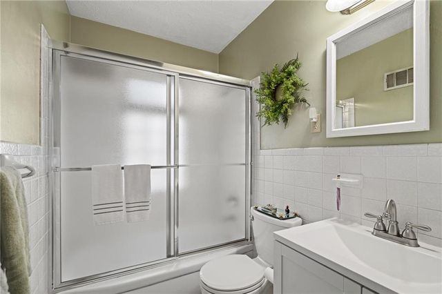 4505 W 77th Street, Prairie Village, KS 66208