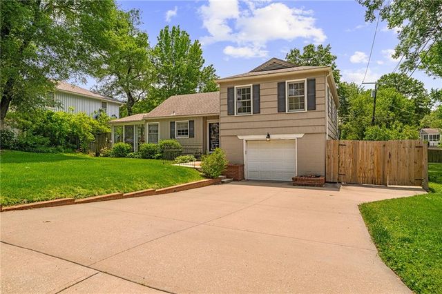 4505 W 77th Street, Prairie Village, KS 66208