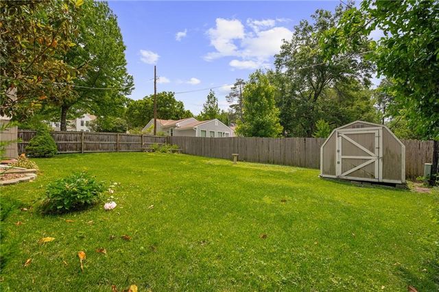4505 W 77th Street, Prairie Village, KS 66208