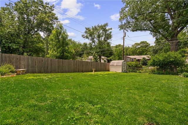 4505 W 77th Street, Prairie Village, KS 66208