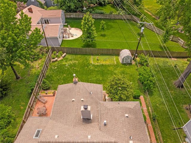 4505 W 77th Street, Prairie Village, KS 66208