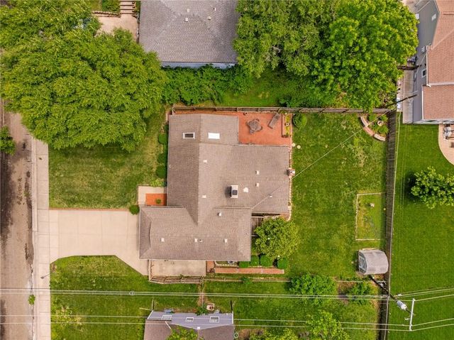 4505 W 77th Street, Prairie Village, KS 66208
