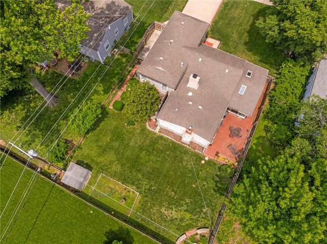 4505 W 77th Street, Prairie Village, KS 66208