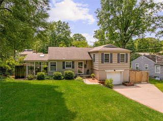 4505 W 77th Street, Prairie Village, KS 66208