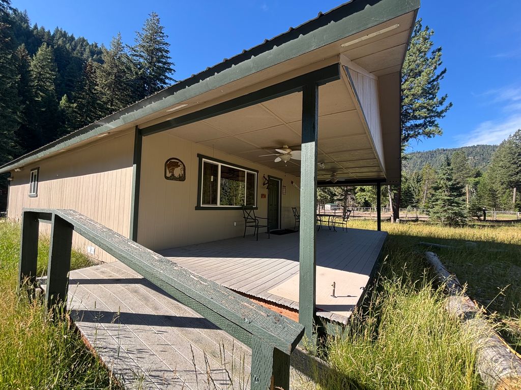 6928 W Fork Rd, Darby, MT 59829 photo 2