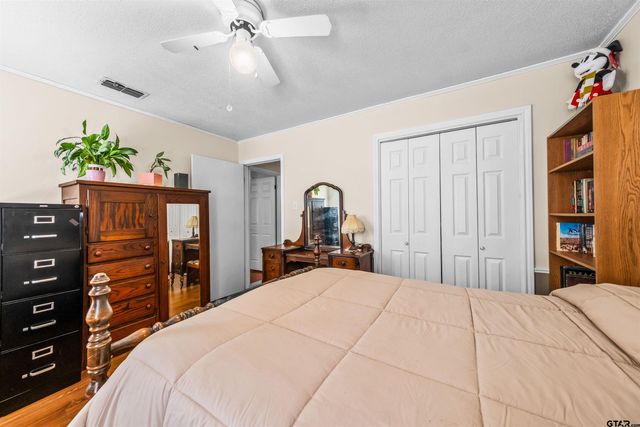 116 Larkspur Ln, Palestine, TX 75803