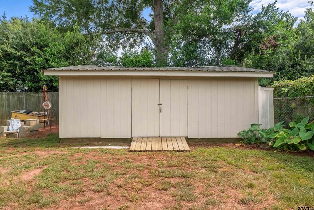 116 Larkspur Ln, Palestine, TX 75803