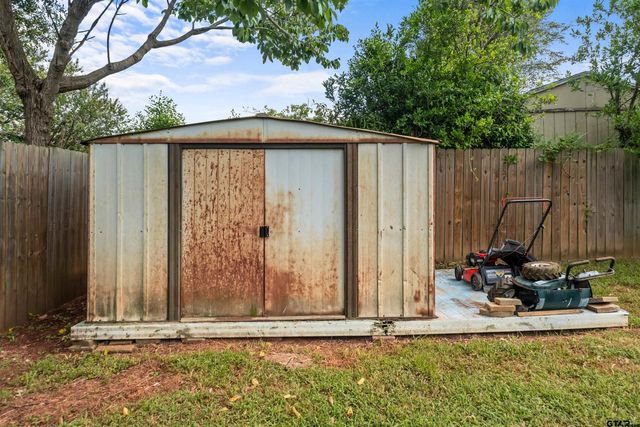 116 Larkspur Ln, Palestine, TX 75803