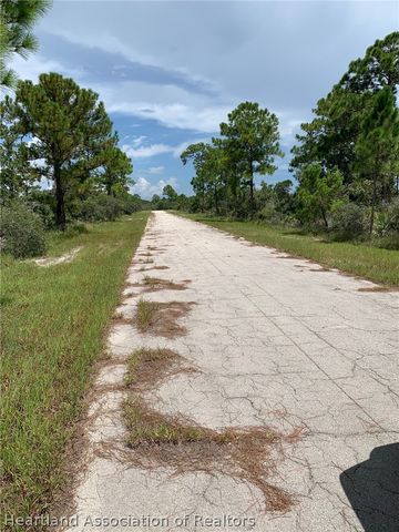 225 Tomahawk Street, Lake Placid, FL 33852