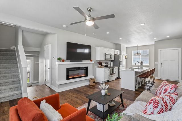 1406 NE Little Beaver Drive, Grimes, IA 50111
