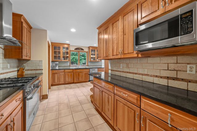 276 Daisy Lane, Carmel, NY 10512