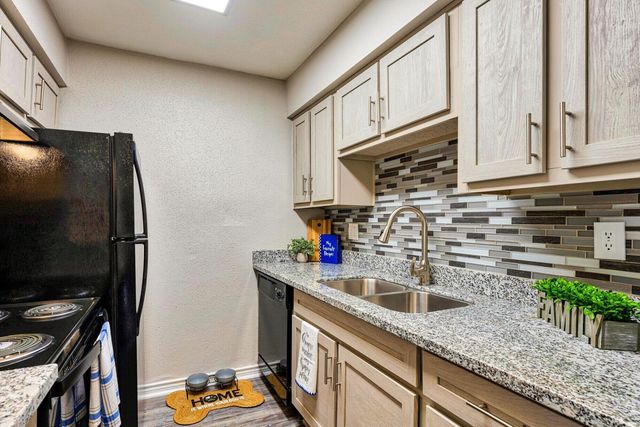 15603 Gulf Freeway 108, Houston, TX 77598